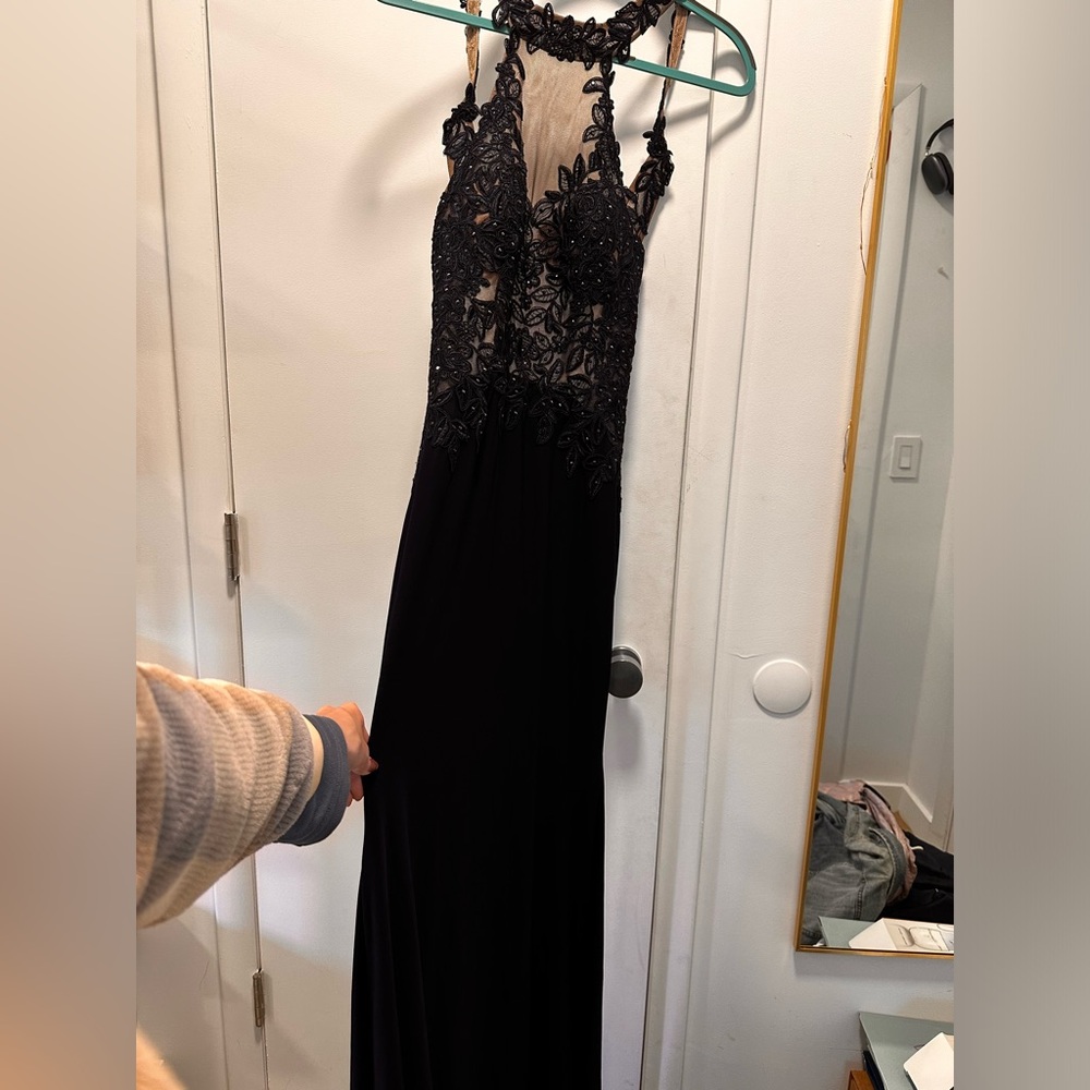 GALA DRESS. Size 2 beautiful conditions.
